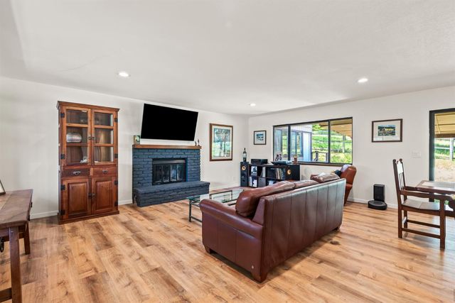 1575 American River Trl, Cool, CA 95614