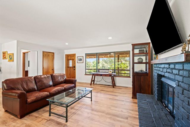 1575 American River Trl, Cool, CA 95614