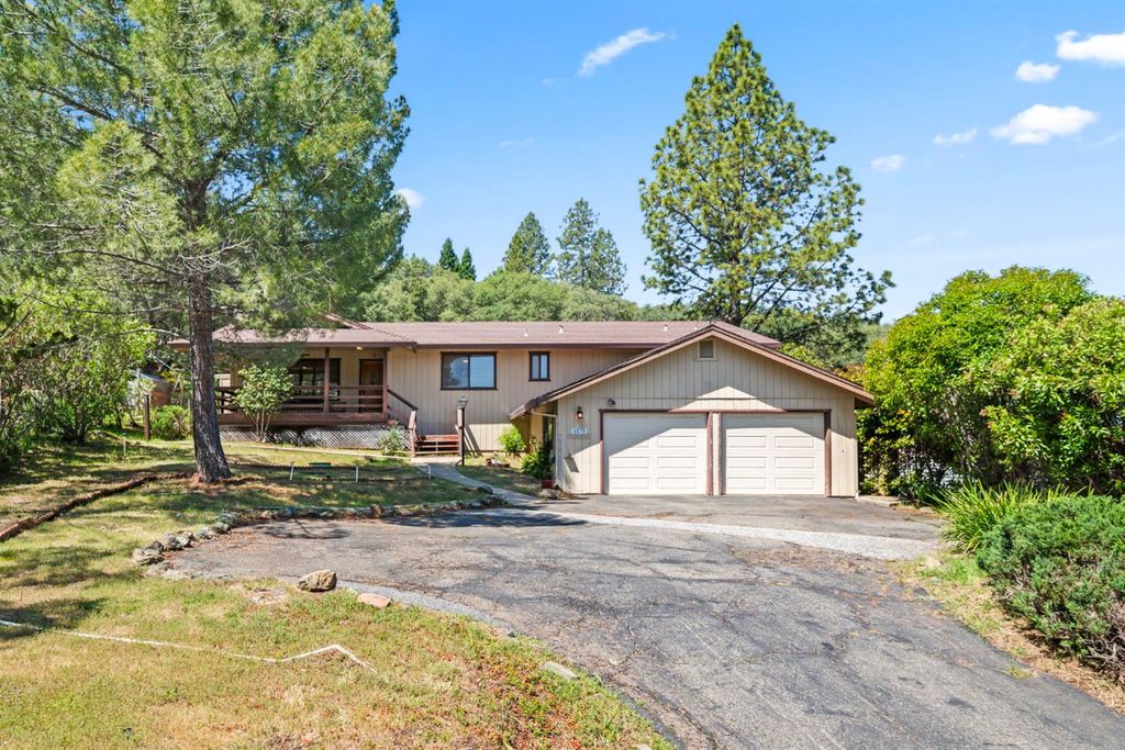 1575 American River Trl, Cool, CA 95614