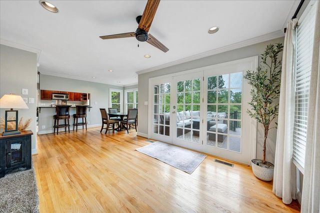 1562 Strawberry Mountain DR, Roanoke, VA 24018