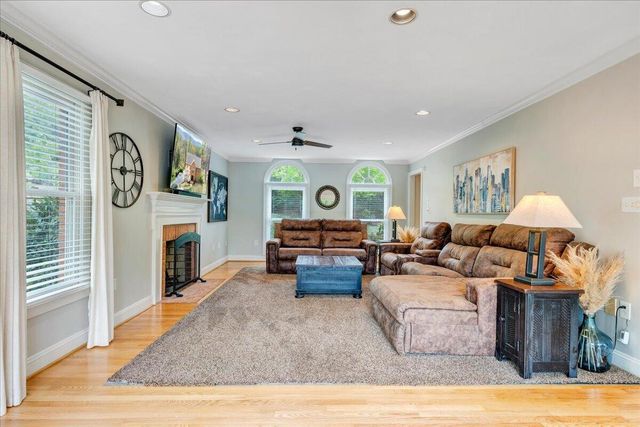 1562 Strawberry Mountain DR, Roanoke, VA 24018