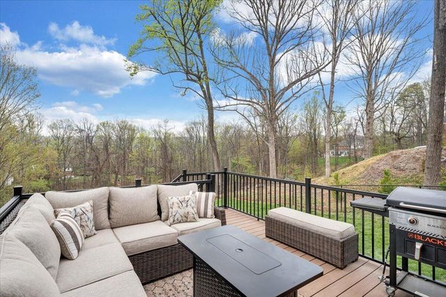 1562 Strawberry Mountain DR, Roanoke, VA 24018