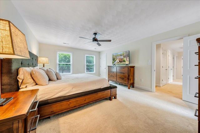 1562 Strawberry Mountain DR, Roanoke, VA 24018