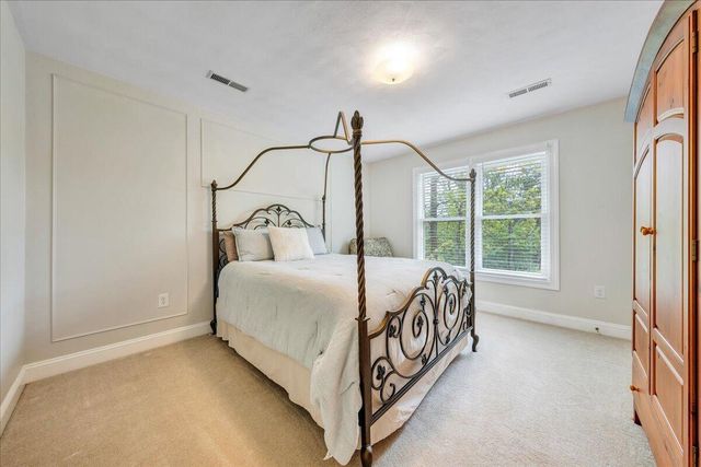 1562 Strawberry Mountain DR, Roanoke, VA 24018