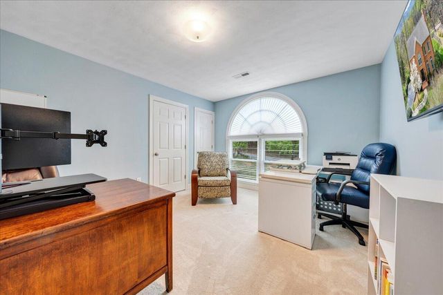 1562 Strawberry Mountain DR, Roanoke, VA 24018