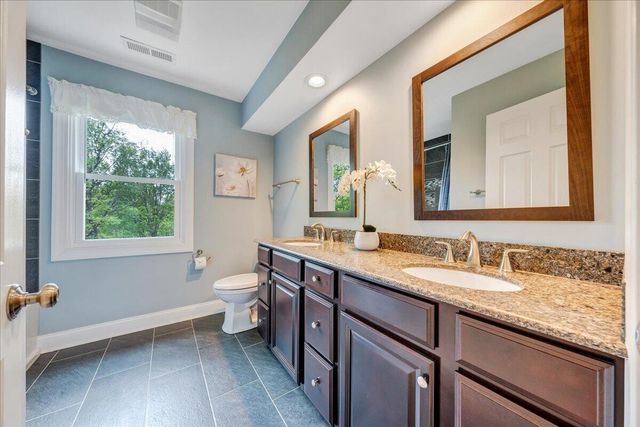 1562 Strawberry Mountain DR, Roanoke, VA 24018