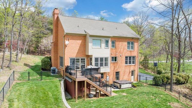 1562 Strawberry Mountain DR, Roanoke, VA 24018