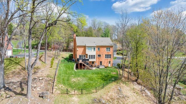 1562 Strawberry Mountain DR, Roanoke, VA 24018