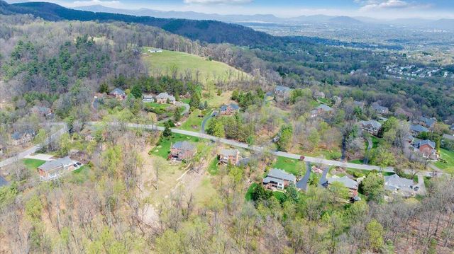 1562 Strawberry Mountain DR, Roanoke, VA 24018