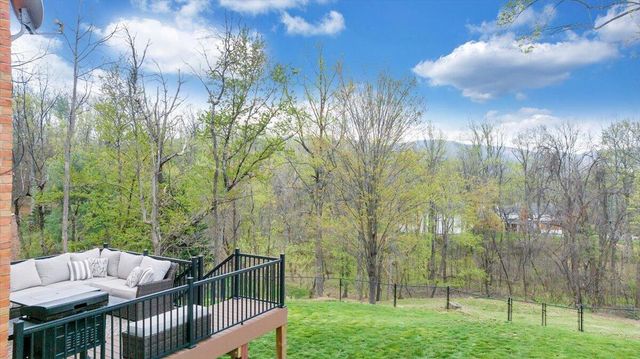 1562 Strawberry Mountain DR, Roanoke, VA 24018