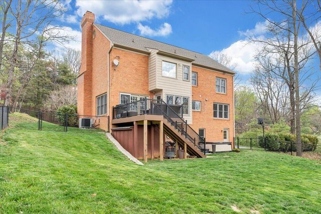 1562 Strawberry Mountain DR, Roanoke, VA 24018