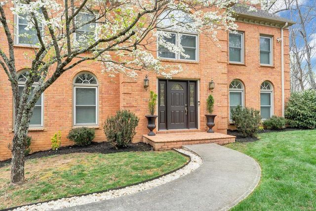 1562 Strawberry Mountain DR, Roanoke, VA 24018
