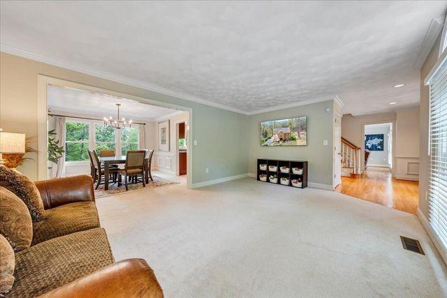 1562 Strawberry Mountain DR, Roanoke, VA 24018