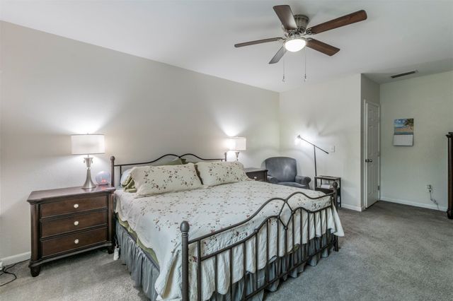 2215 PARK ROW Boulevard, Corsicana, TX 75110