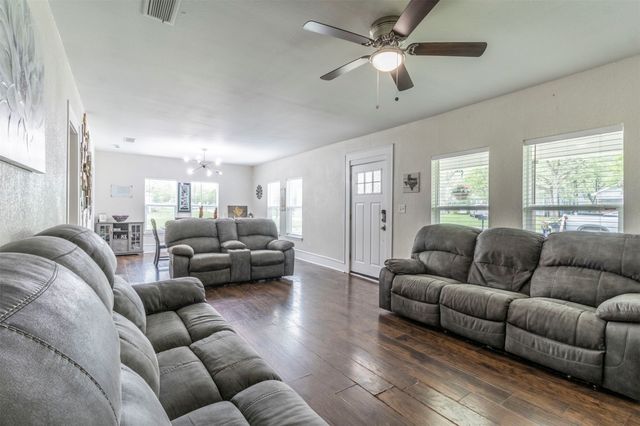 2215 PARK ROW Boulevard, Corsicana, TX 75110
