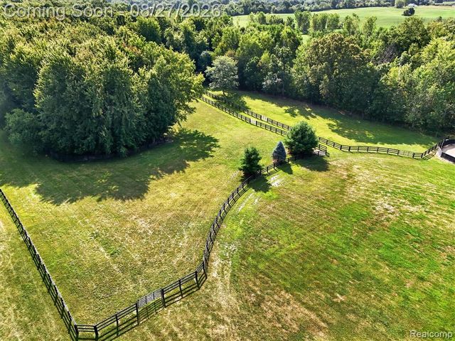 12265 Sharp Road, Linden, MI 48451