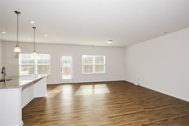 350 Cranston Drive, Canton, GA 30114