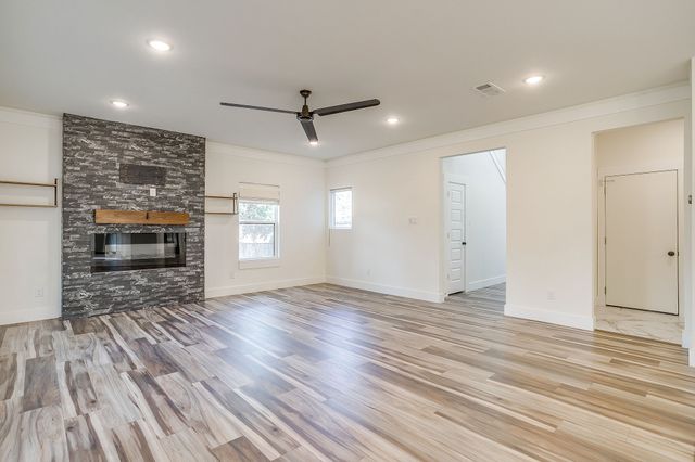 2921 Gipson Street, Fort Worth, TX 76111