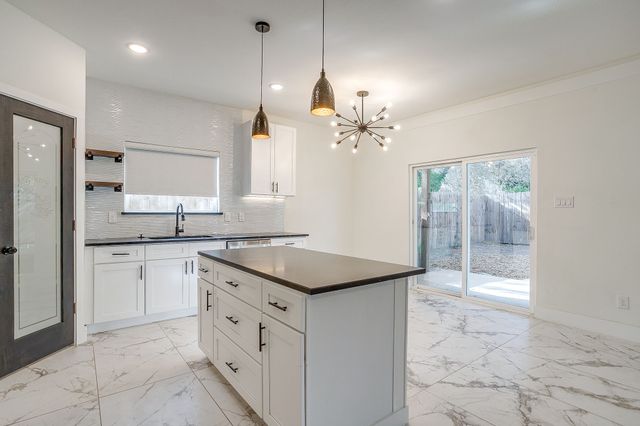 2921 Gipson Street, Fort Worth, TX 76111
