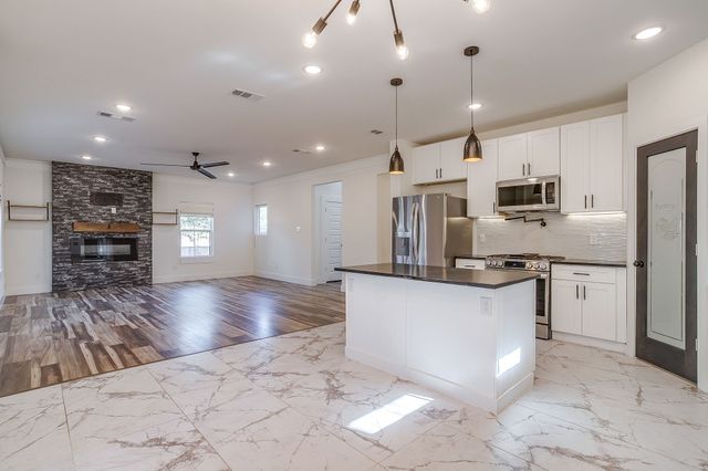2921 Gipson Street, Fort Worth, TX 76111