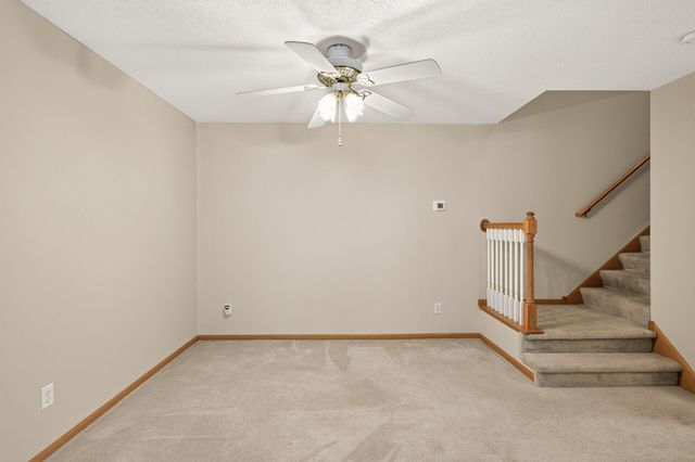 2407 Harvest Way, Chanhassen, MN 55317