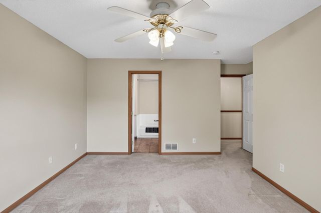 2407 Harvest Way, Chanhassen, MN 55317