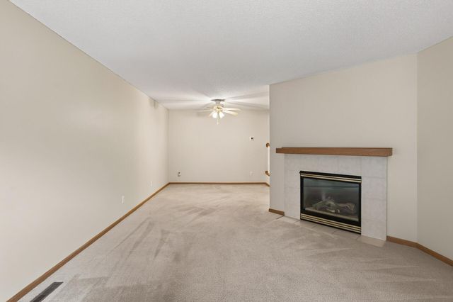 2407 Harvest Way, Chanhassen, MN 55317