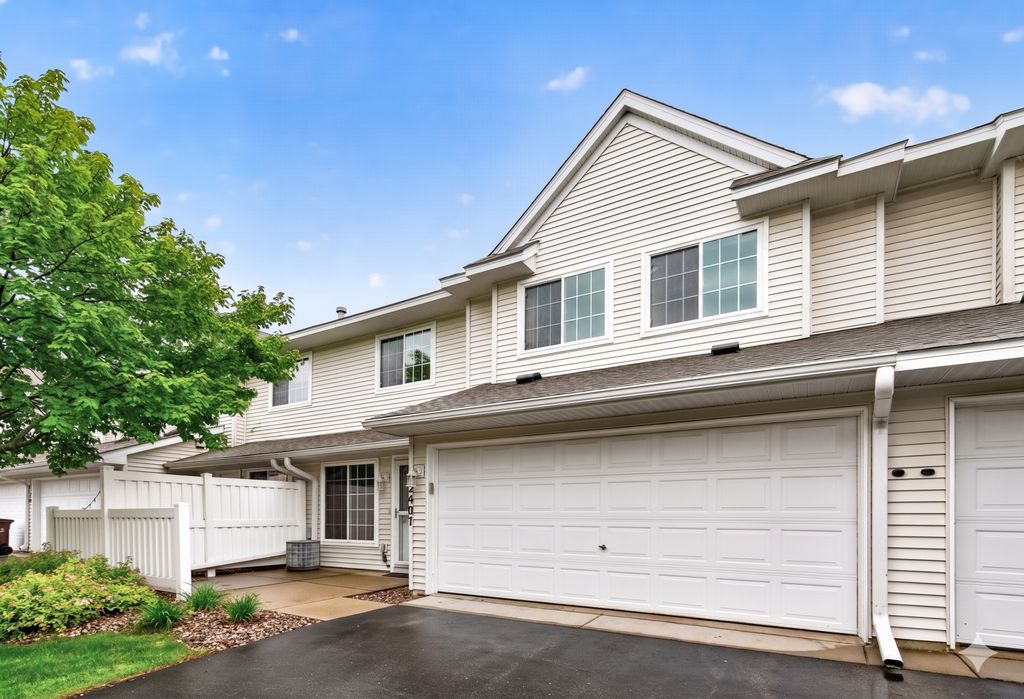 2407 Harvest Way, Chanhassen, MN 55317 — photo 2