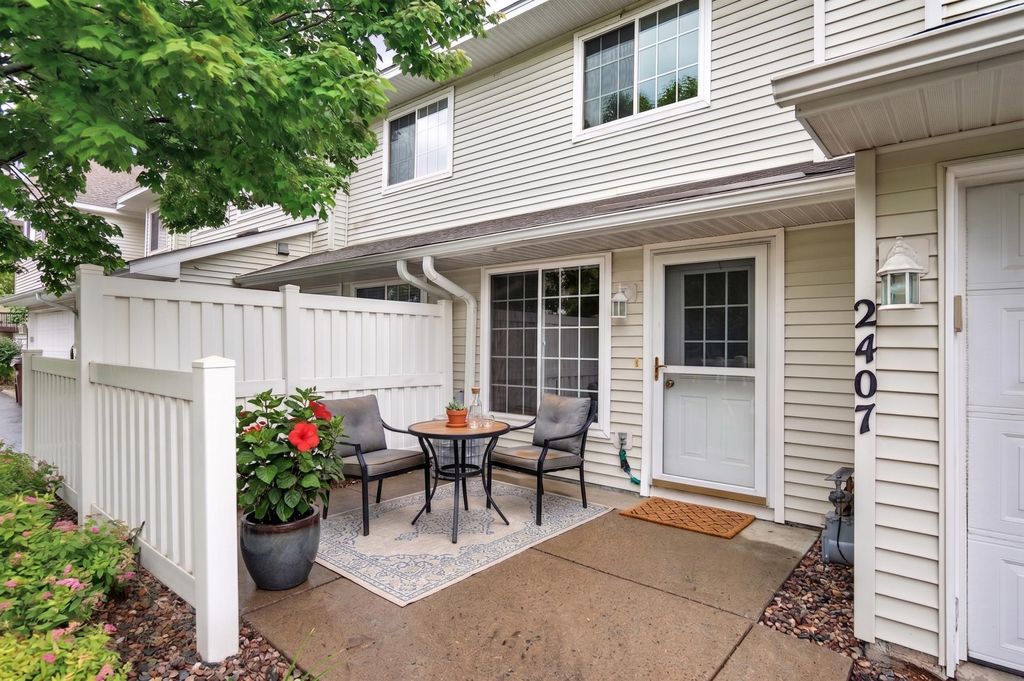 2407 Harvest Way, Chanhassen, MN 55317 — photo 3