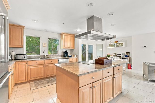 35 Highridge Road, Hartsdale, NY 10530