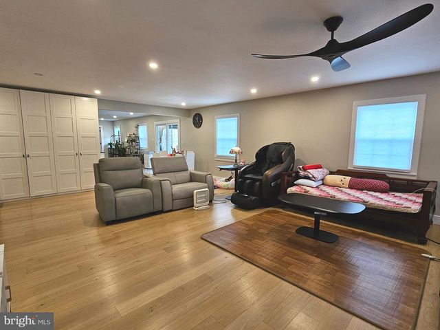 13102 PARSON LN, Fairfax, VA 22033