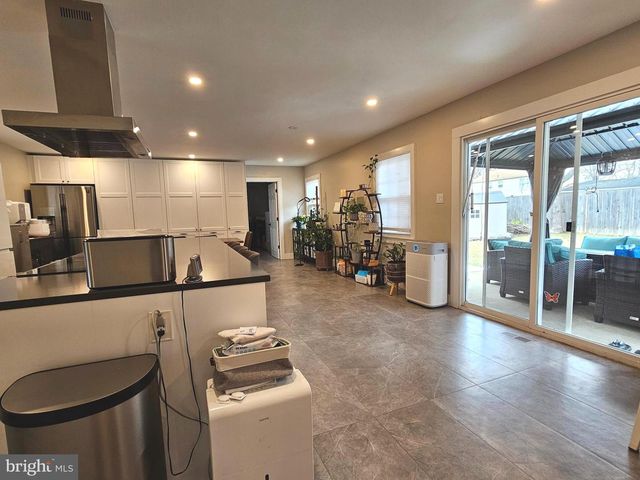 13102 PARSON LN, Fairfax, VA 22033