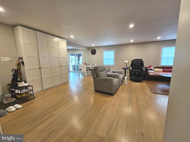 13102 PARSON LN, Fairfax, VA 22033