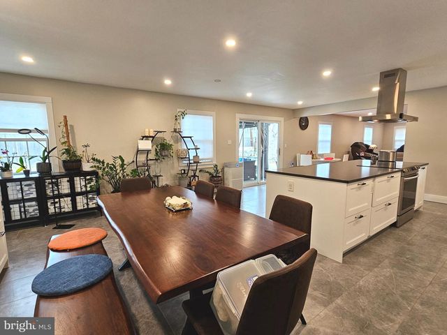 13102 PARSON LN, Fairfax, VA 22033