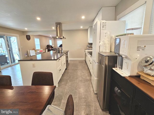 13102 PARSON LN, Fairfax, VA 22033