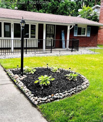 4413 Greenbrook Lane, Flint, MI 48507