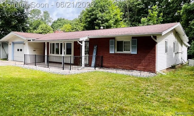 4413 Greenbrook Lane, Flint, MI 48507