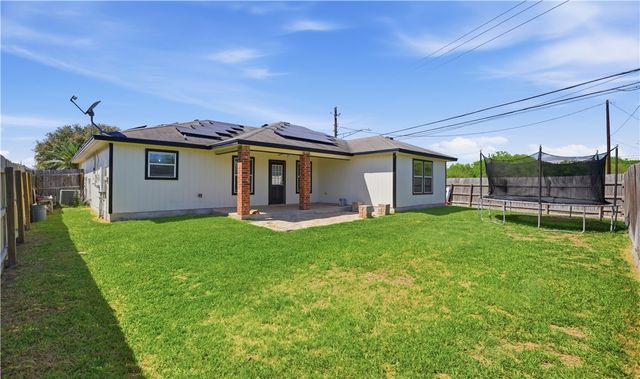 3338 Wood Creek Dr, Corpus Christi, TX 78410