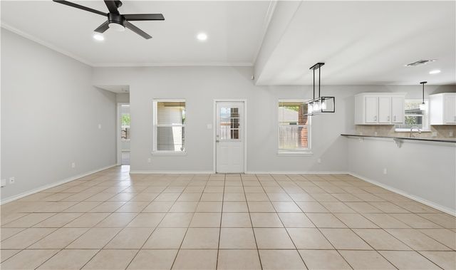 3338 Wood Creek Dr, Corpus Christi, TX 78410