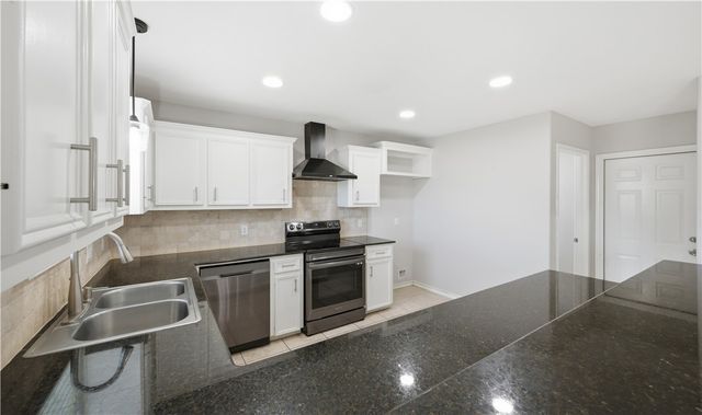 3338 Wood Creek Dr, Corpus Christi, TX 78410