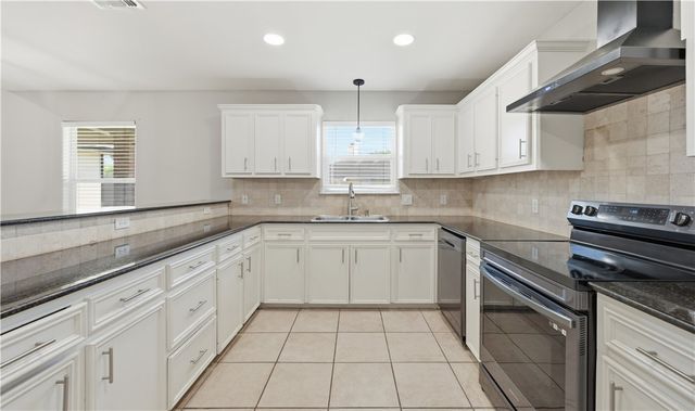 3338 Wood Creek Dr, Corpus Christi, TX 78410