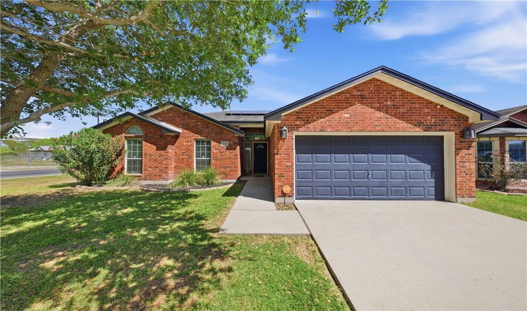 3338 Wood Creek Dr, Corpus Christi, TX 78410