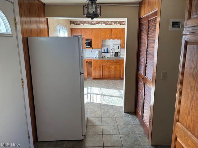 2407 Nesmith Lake Boulevard, Akron, OH 44314