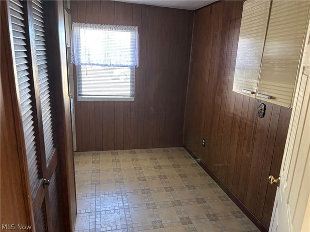 2407 Nesmith Lake Boulevard, Akron, OH 44314