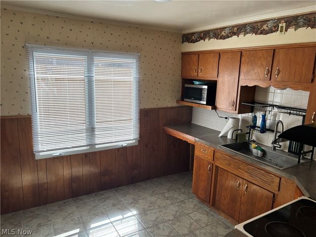 2407 Nesmith Lake Boulevard, Akron, OH 44314