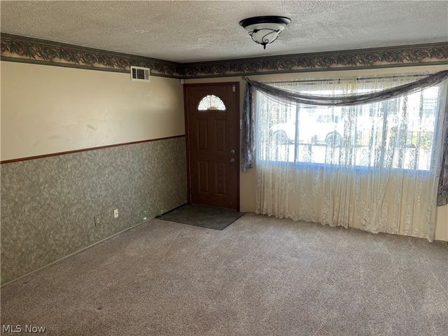 2407 Nesmith Lake Boulevard, Akron, OH 44314