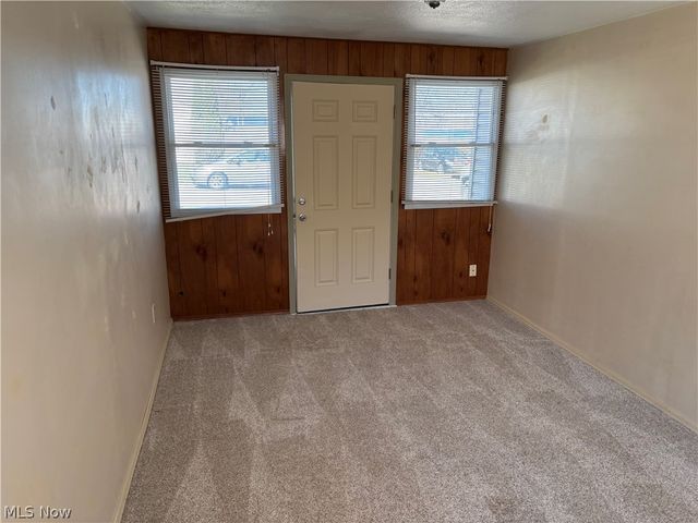 2407 Nesmith Lake Boulevard, Akron, OH 44314