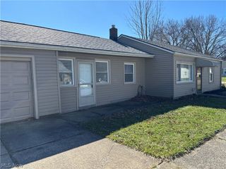 2407 Nesmith Lake Boulevard, Akron, OH 44314