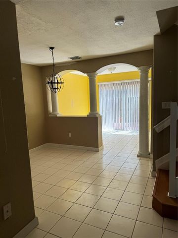 7357 NW 174 102, Hialeah, FL 33015