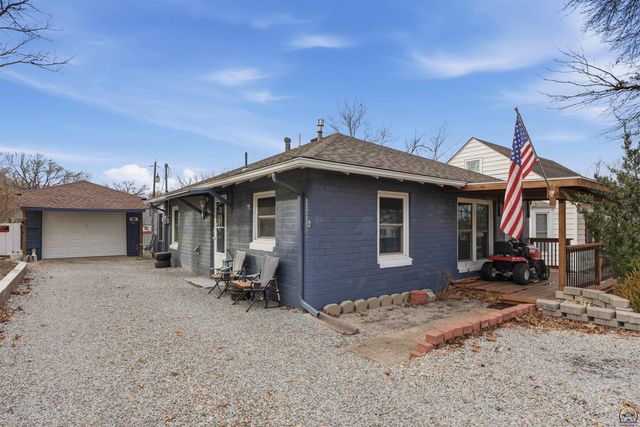 2429 SW Harrison ST, Topeka, KS 66611